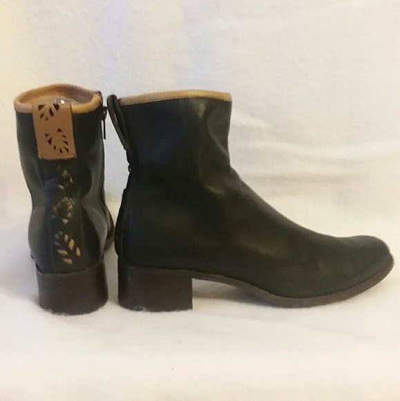 Timberland Shoes - Timberland Womens Black Leather Boots